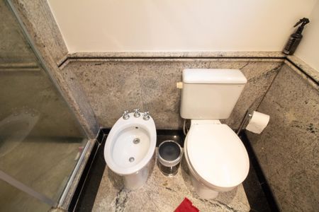 Apartamento à venda com 126m², 3 quartos e 3 vagasBanheiro Quarto 1