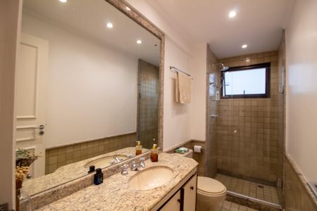 Apartamento à venda com 126m², 3 quartos e 3 vagasBanheiro