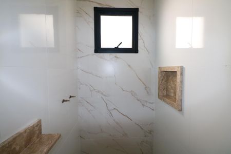 Apartamento à venda com 55m², 2 quartos e 1 vaga Apartamento à venda com 55m², 2 quartos e 1 vagaBanheiro