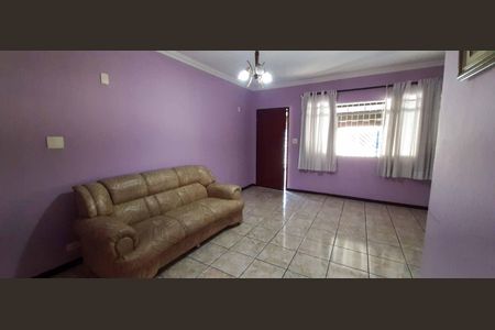 Casa para alugar com 375m², 4 quartos e 4 vagas Casa para alugar com 375m², 4 quartos e 4 vagasSala