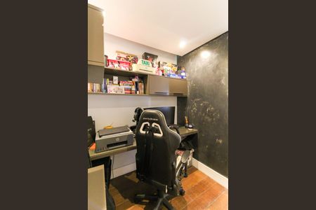 Apartamento à venda com 223m², 3 quartos e 4 vagasEscritório