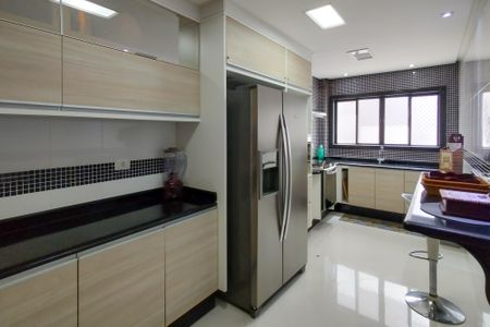 Apartamento para alugar com 160m², 3 quartos e 2 vagas Apartamento para alugar com 160m², 3 quartos e 2 vagasCozinha