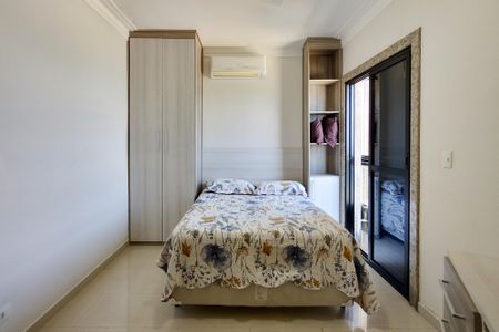 Apartamento para alugar com 160m², 3 quartos e 2 vagas Apartamento para alugar com 160m², 3 quartos e 2 vagasSuíte