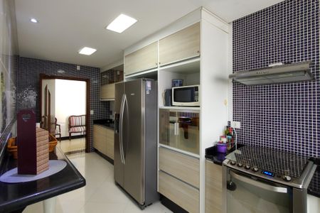 Apartamento para alugar com 160m², 3 quartos e 2 vagas Apartamento para alugar com 160m², 3 quartos e 2 vagasCozinha