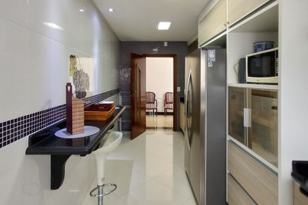 Apartamento para alugar com 160m², 3 quartos e 2 vagas Apartamento para alugar com 160m², 3 quartos e 2 vagasCozinha