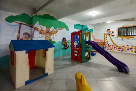 Apartamento para alugar com 160m², 3 quartos e 2 vagas Apartamento para alugar com 160m², 3 quartos e 2 vagasÁrea comum - Playground