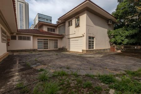 Casa à venda com 690m², 7 quartos e 16 vagasÁrea externa
