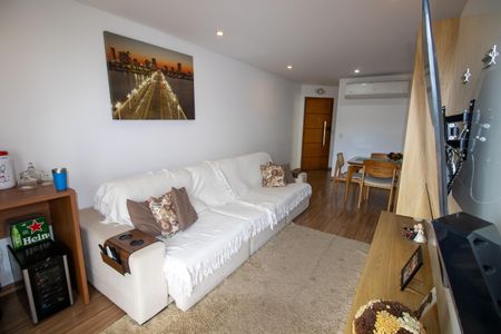 Apartamento à venda com 87m², 2 quartos e 2 vagasSala