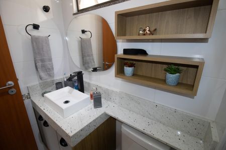 Apartamento à venda com 87m², 2 quartos e 2 vagasBanheiro