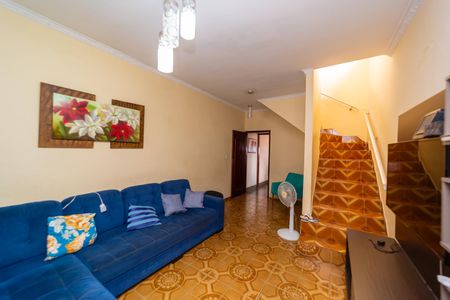 Casa à venda com 175m², 3 quartos e 2 vagas Casa à venda com 175m², 3 quartos e 2 vagasSala