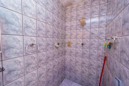 Casa à venda com 175m², 3 quartos e 2 vagas Casa à venda com 175m², 3 quartos e 2 vagascasa 2 -banheiro