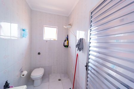 Casa à venda com 175m², 3 quartos e 2 vagas Casa à venda com 175m², 3 quartos e 2 vagasBanheiro Social