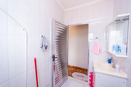 Casa à venda com 175m², 3 quartos e 2 vagas Casa à venda com 175m², 3 quartos e 2 vagasBanheiro Social