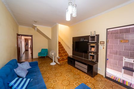 Casa à venda com 175m², 3 quartos e 2 vagas Casa à venda com 175m², 3 quartos e 2 vagasSala