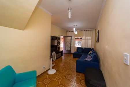 Casa à venda com 175m², 3 quartos e 2 vagas Casa à venda com 175m², 3 quartos e 2 vagasSala