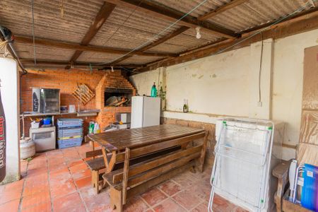 Casa à venda com 110m², 3 quartos e 2 vagas Casa à venda com 110m², 3 quartos e 2 vagasChurrasqueira