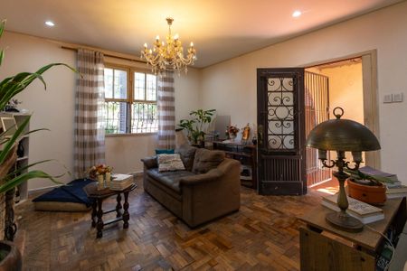 Casa à venda com 110m², 3 quartos e 2 vagas Casa à venda com 110m², 3 quartos e 2 vagasSala