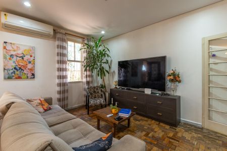 Casa à venda com 110m², 3 quartos e 2 vagas Casa à venda com 110m², 3 quartos e 2 vagasSala