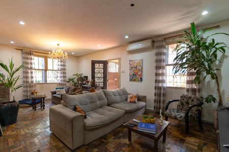 Casa à venda com 110m², 3 quartos e 2 vagas Casa à venda com 110m², 3 quartos e 2 vagasSala