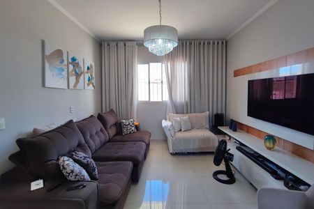 Casa à venda com 295m², 4 quartos e 2 vagas Casa à venda com 295m², 4 quartos e 2 vagasSala de Estar
