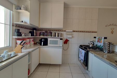 Casa à venda com 295m², 4 quartos e 2 vagas Casa à venda com 295m², 4 quartos e 2 vagasCozinha