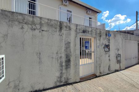 Casa à venda com 295m², 4 quartos e 2 vagas Casa à venda com 295m², 4 quartos e 2 vagasFachada