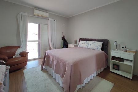 Casa à venda com 295m², 4 quartos e 2 vagas Casa à venda com 295m², 4 quartos e 2 vagasQuarto Suíte