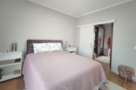 Casa à venda com 295m², 4 quartos e 2 vagas Casa à venda com 295m², 4 quartos e 2 vagasQuarto Suíte