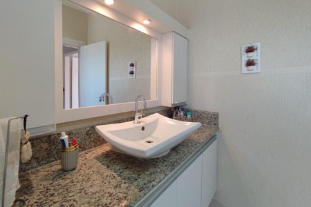 Casa à venda com 295m², 4 quartos e 2 vagas Casa à venda com 295m², 4 quartos e 2 vagasBanheiro