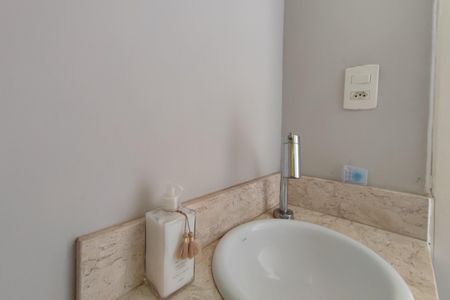 Casa à venda com 295m², 4 quartos e 2 vagas Casa à venda com 295m², 4 quartos e 2 vagasLavabo