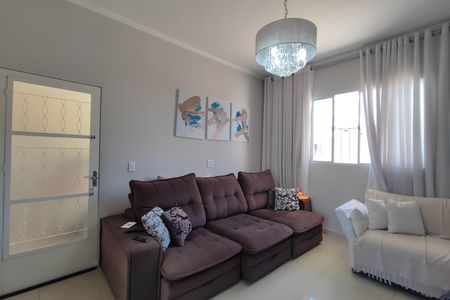 Casa à venda com 295m², 4 quartos e 2 vagas Casa à venda com 295m², 4 quartos e 2 vagasSala de Estar