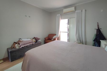 Casa à venda com 295m², 4 quartos e 2 vagas Casa à venda com 295m², 4 quartos e 2 vagasQuarto Suíte