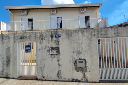 Casa à venda com 295m², 4 quartos e 2 vagas Casa à venda com 295m², 4 quartos e 2 vagasPLACA INSTALADA NA FACHADA