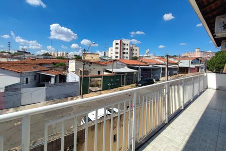 Casa à venda com 295m², 4 quartos e 2 vagas Casa à venda com 295m², 4 quartos e 2 vagasVaranda Quarto 3