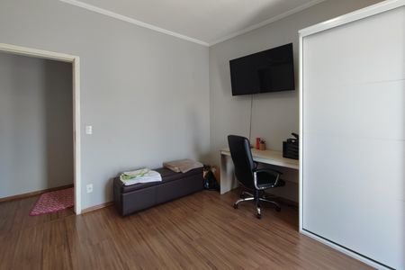 Casa à venda com 295m², 4 quartos e 2 vagas Casa à venda com 295m², 4 quartos e 2 vagasQuarto 3