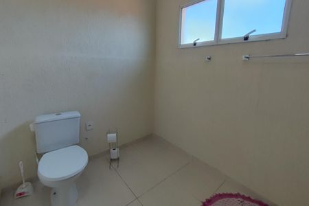 Casa à venda com 295m², 4 quartos e 2 vagas Casa à venda com 295m², 4 quartos e 2 vagasBanheiro