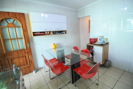 Casa à venda com 115m², 3 quartos e 2 vagasCozinha