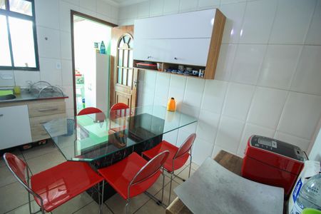 Casa à venda com 115m², 3 quartos e 2 vagasCozinha