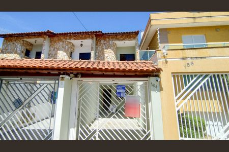 Casa à venda com 115m², 3 quartos e 2 vagasFachada