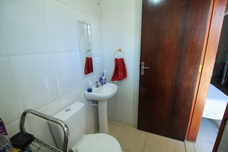 Casa à venda com 115m², 3 quartos e 2 vagasBanheiro