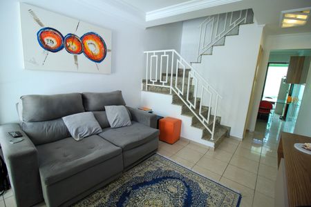 Casa à venda com 115m², 3 quartos e 2 vagasSala