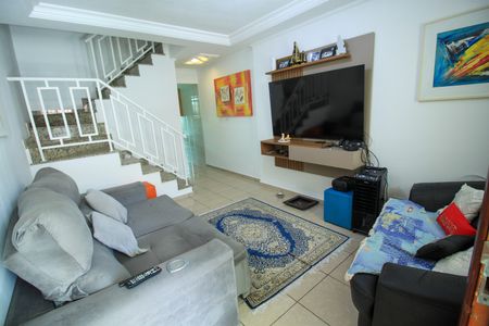 Casa à venda com 115m², 3 quartos e 2 vagasSala