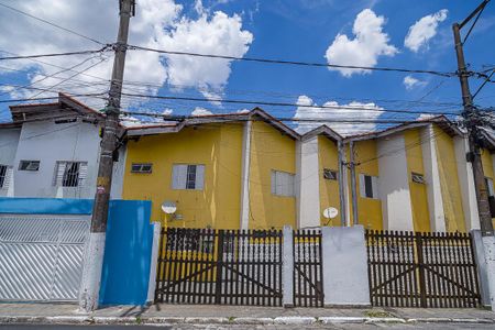Casa à venda com 69m², 2 quartos e 1 vagaFachada