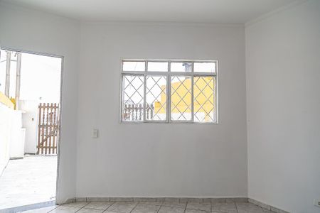 Casa à venda com 69m², 2 quartos e 1 vagaSala