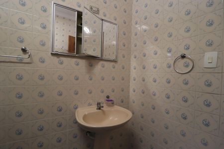 Casa à venda com 137m², 3 quartos e 2 vagasBanheiro