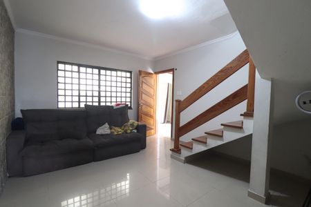 Casa à venda com 137m², 3 quartos e 2 vagasSala