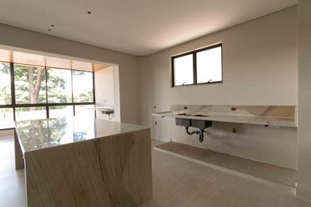 Casa à venda com 430m², 4 quartos e 4 vagas Casa à venda com 430m², 4 quartos e 4 vagasCozinha