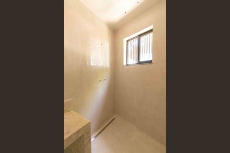 Casa à venda com 430m², 4 quartos e 4 vagas Casa à venda com 430m², 4 quartos e 4 vagasBanheiro da Suíte 4