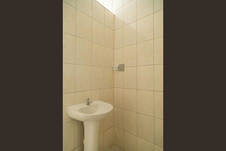 Casa para alugar com 80m², 2 quartos e 1 vaga Casa para alugar com 80m², 2 quartos e 1 vagaBanheiro