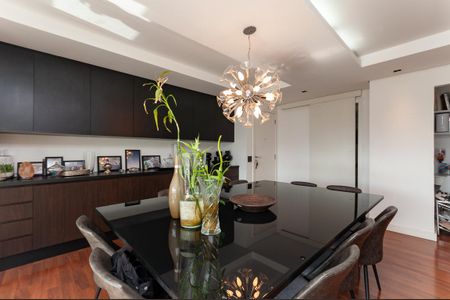 Apartamento para alugar com 132m², 3 quartos e 2 vagas Apartamento para alugar com 132m², 3 quartos e 2 vagasSala de Jantar